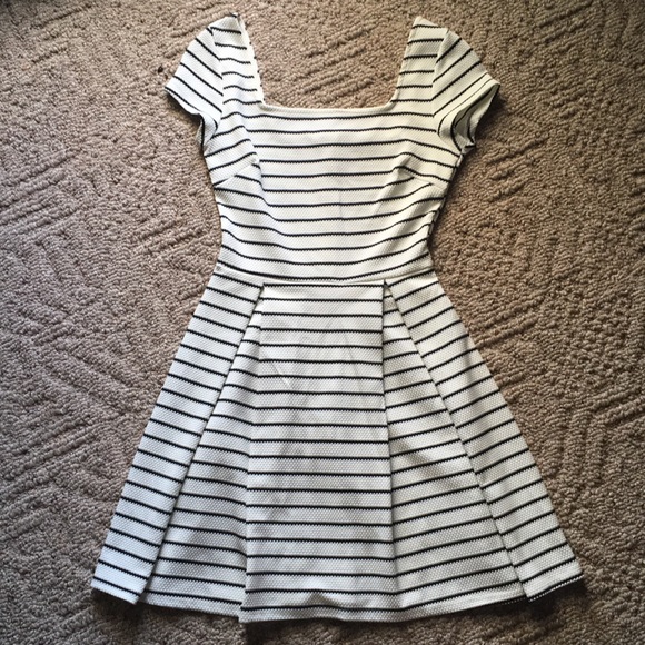 Soprano Dresses & Skirts - 🍭3 for $15🍭 Women’s SZ XS Striped Summer Dress